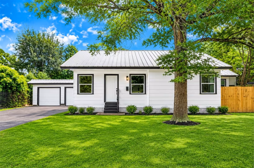 Photo of 1202 N Roberson Street, Conroe, TX 77301