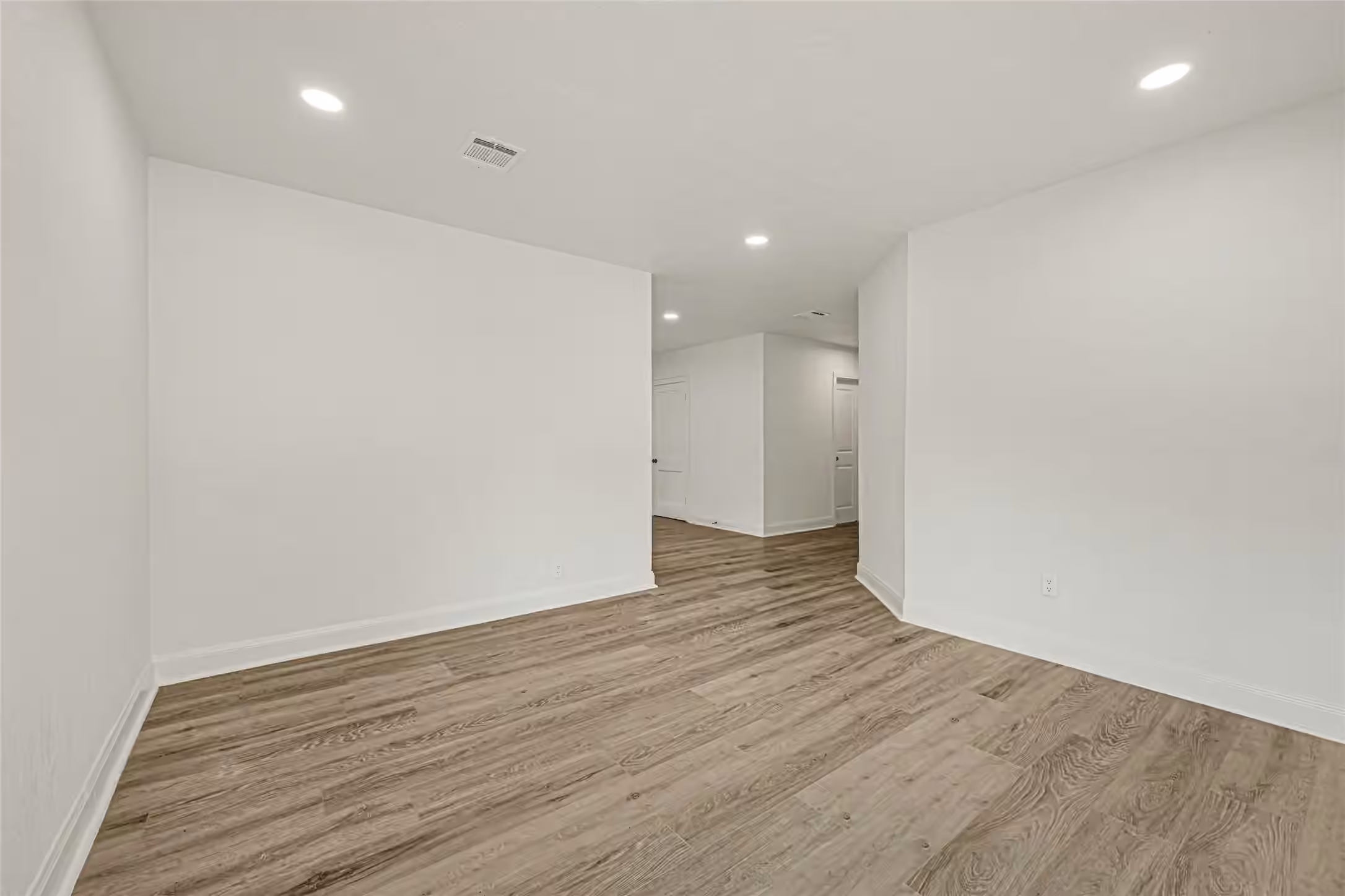 Photo 7 of 1202 N Roberson Street, Conroe, TX