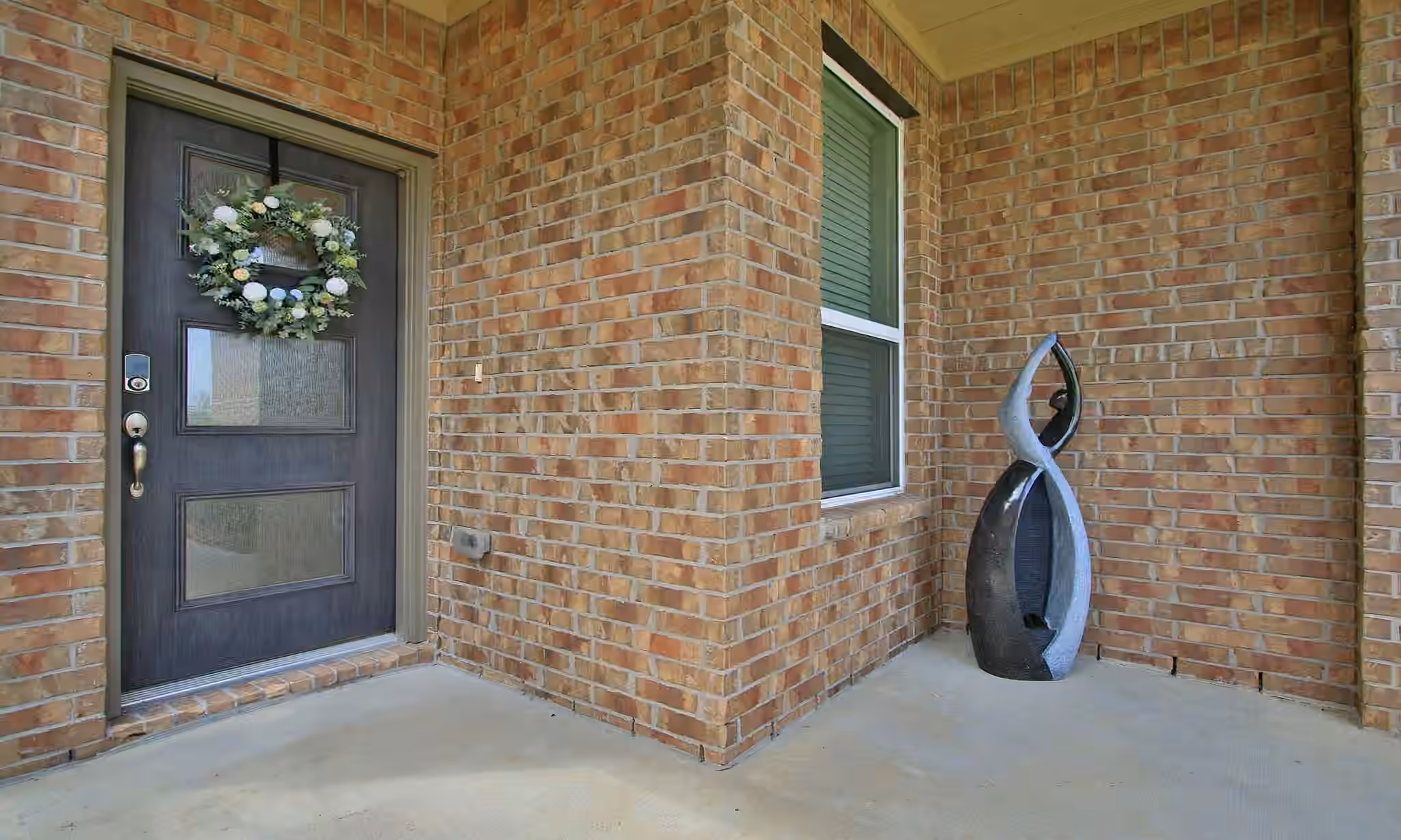Photo 3 of 108 Clay Creek Lane, Conroe, TX