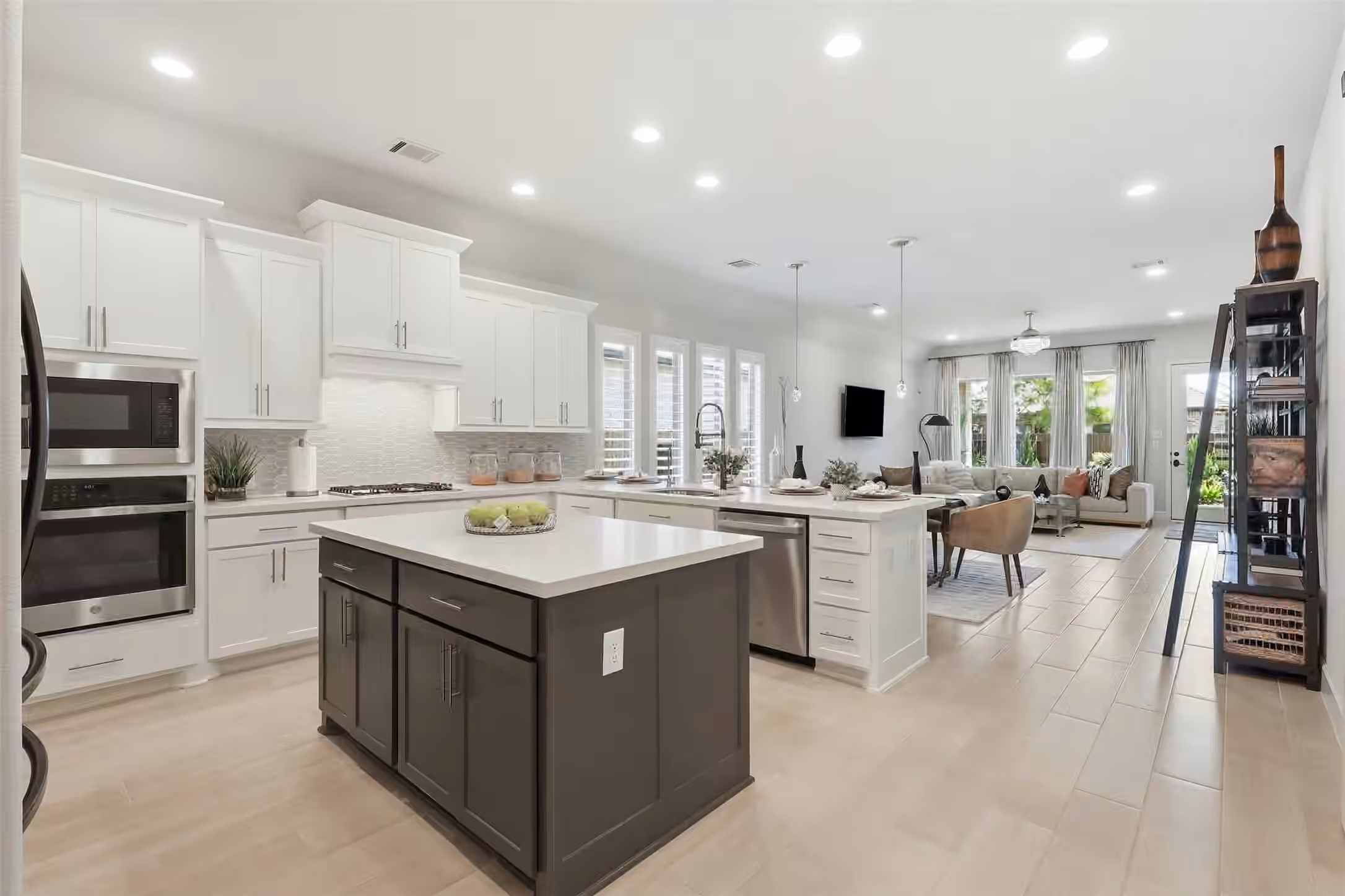 Photo 4 of 15810 Bird Of Paradise Drive, Conroe, TX