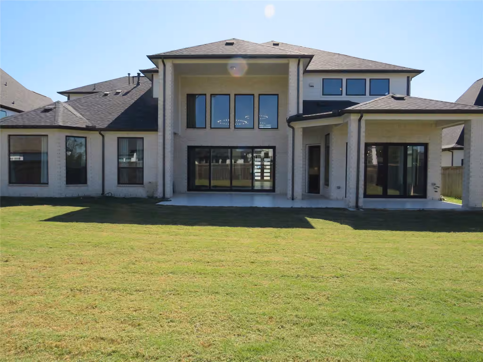 Photo 2 of 10123 Regatta Shore Drive, Missouri City, TX