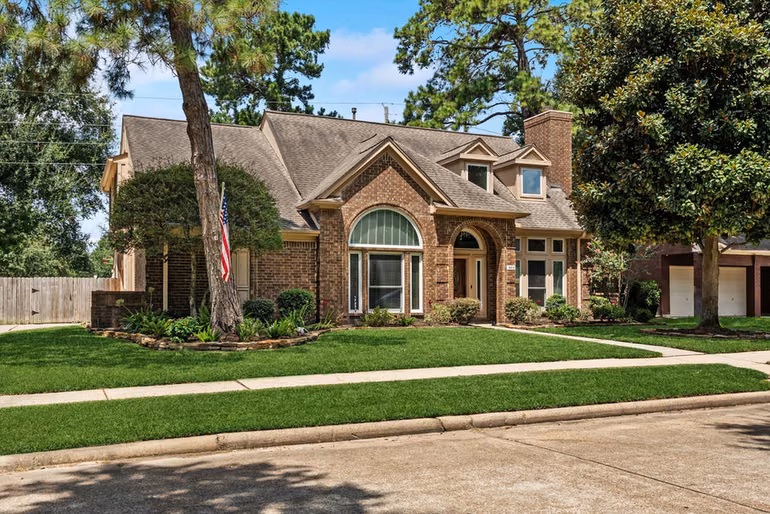 Photo of 16314 Avenplace Road, Tomball, TX 77377