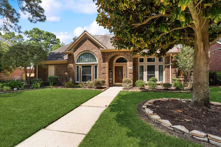 Photo 6 of 16314 Avenplace Road, Tomball, TX