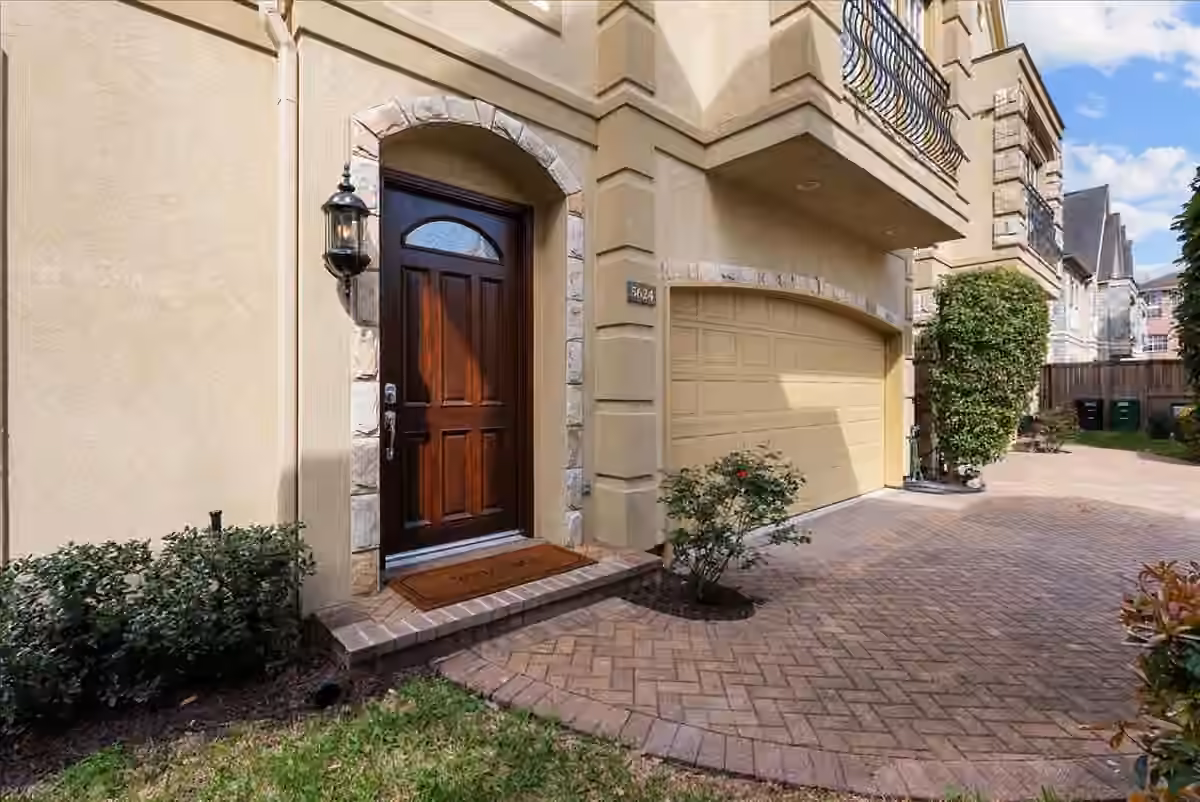 Photo 4 of 5624 Dolores St, Houston, TX