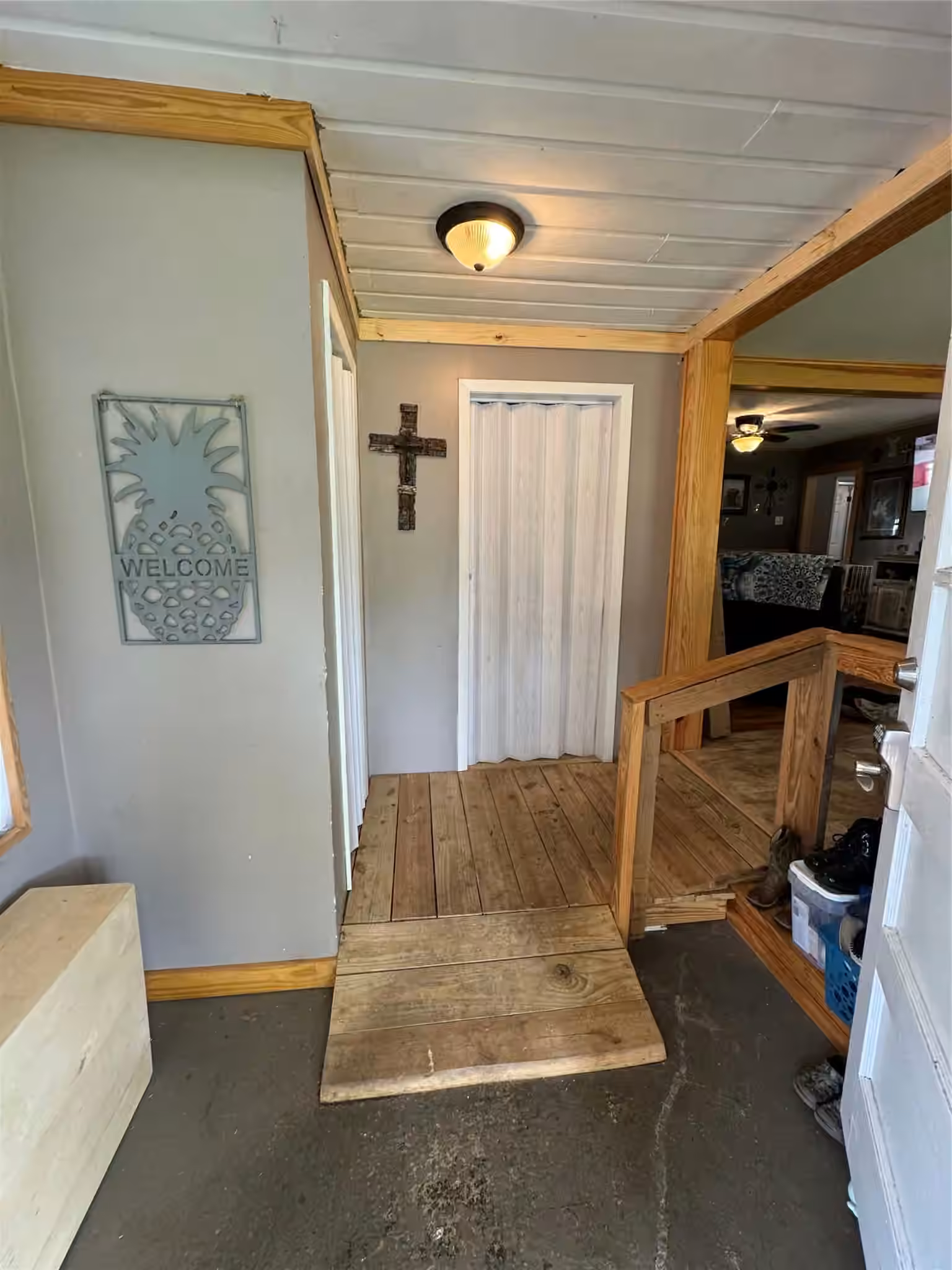 Photo 3 of 411 & 411 1/2 Humphrey Avenue, Palacios, TX