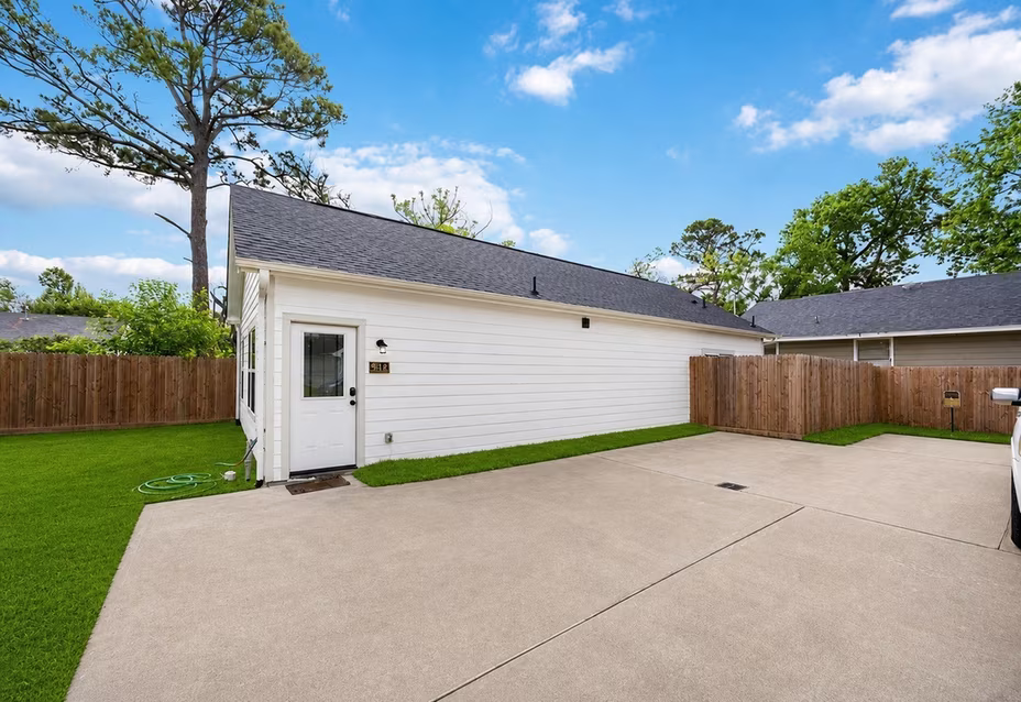 Photo of 8614 Peachtree Street A, Houston, TX