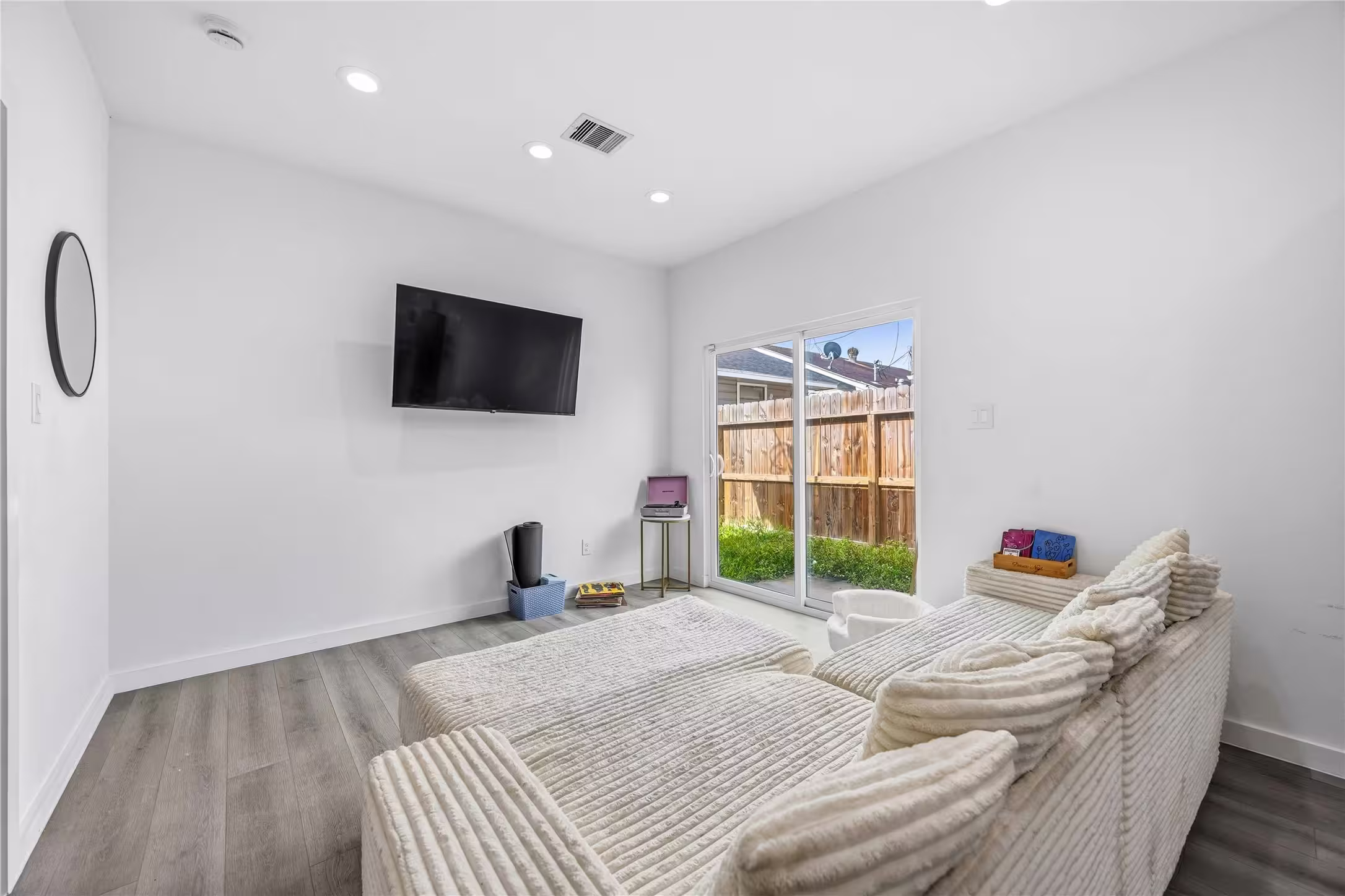 Photo 5 of 8614 Peachtree Street A, Houston, TX