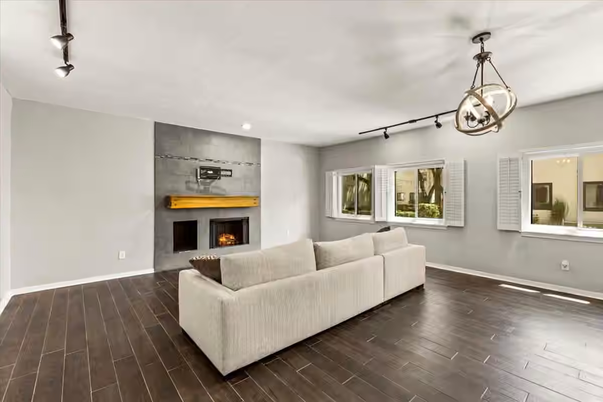 Photo 4 of 402 Tuam Street 7, Houston, TX