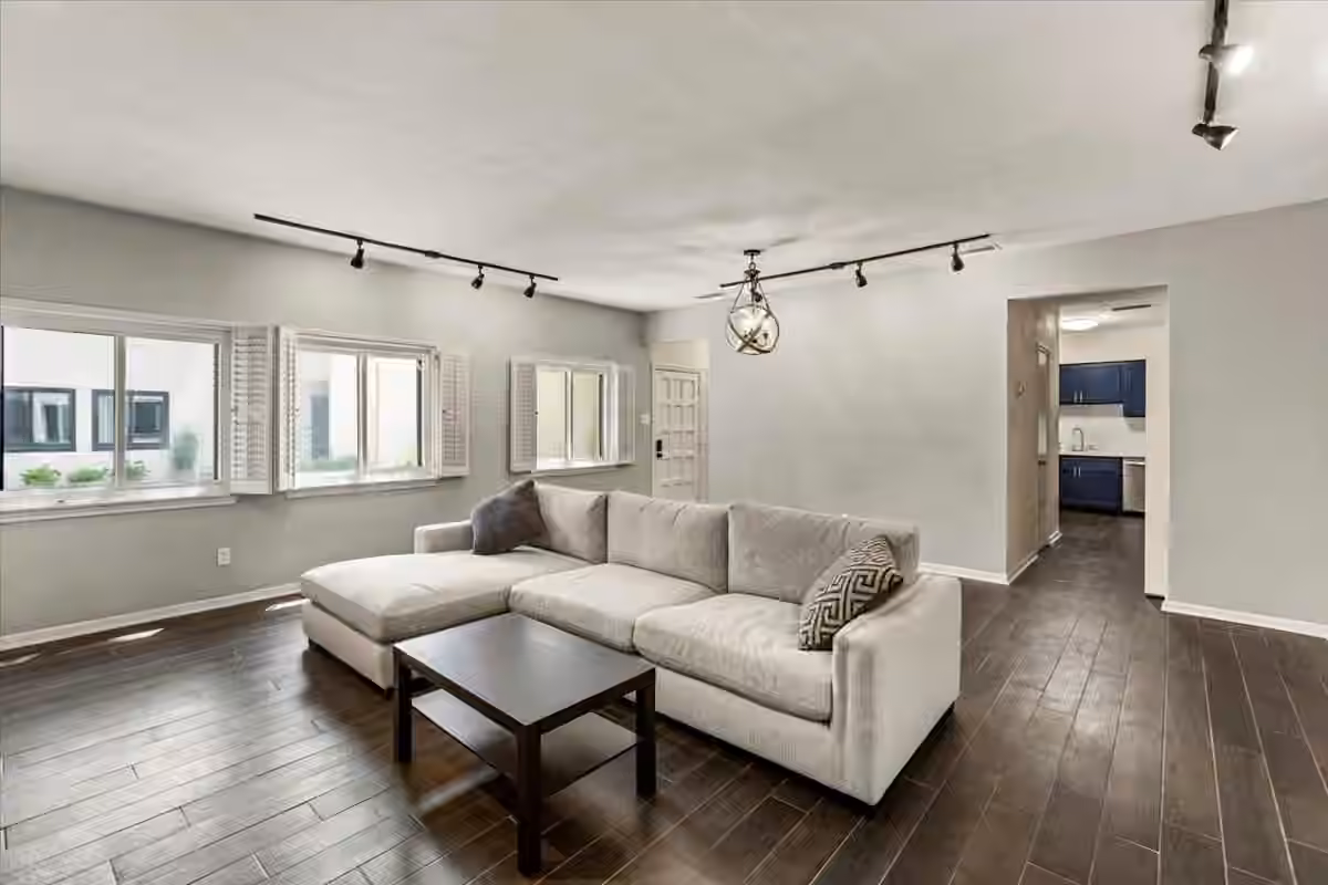 Photo 6 of 402 Tuam Street 7, Houston, TX