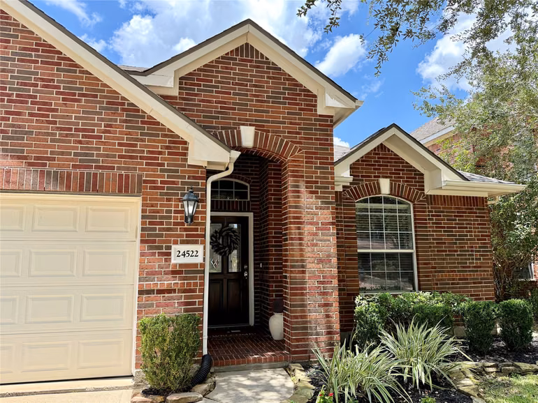 Photo 3 of 24522 Springwood Glen Lane, Katy, TX