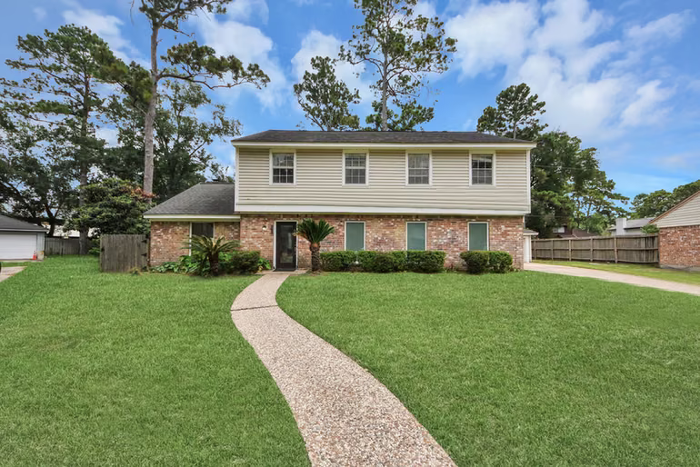 Photo 2 of 5807 Foresthaven Drive, Houston, TX