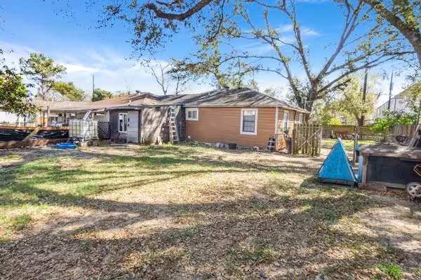 Photo 4 of 2205 Marnel Road, Houston, TX