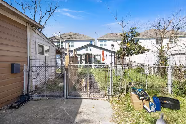 Photo 7 of 2205 Marnel Road, Houston, TX