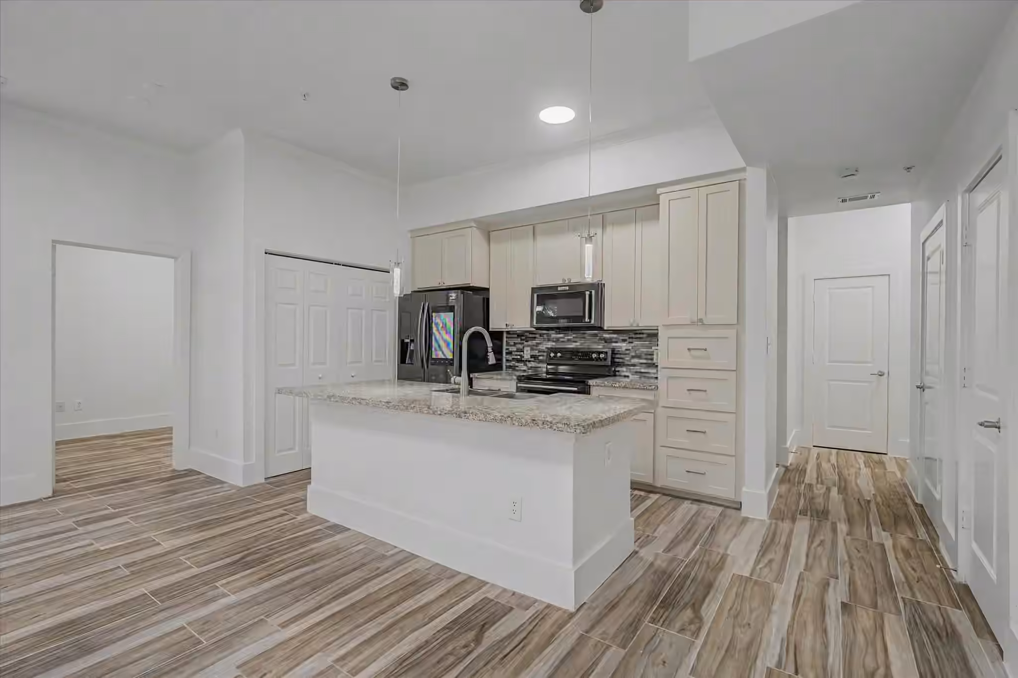 Photo 4 of 300 St Joseph Parkway 124, Houston, TX