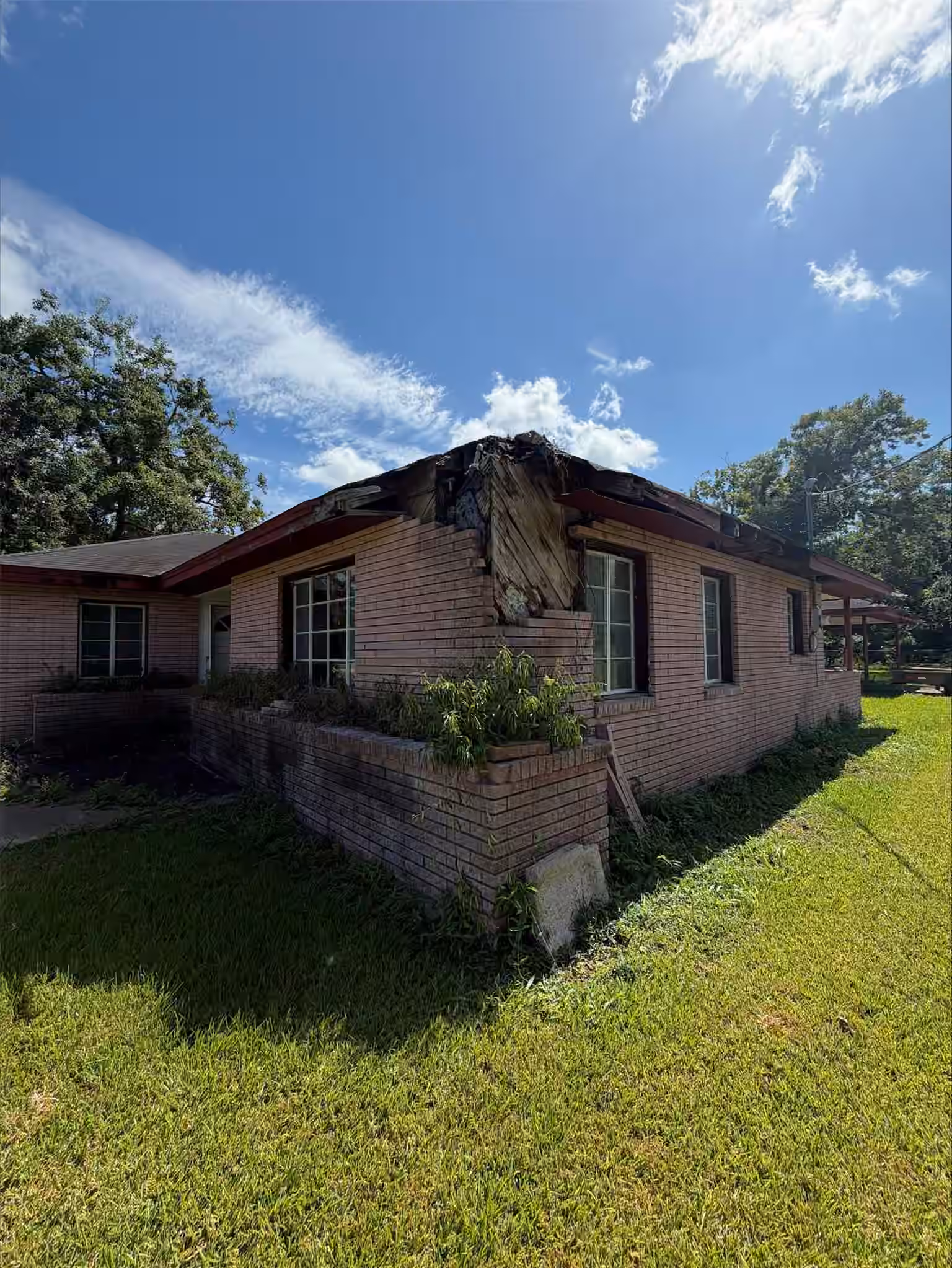 Photo 5 of 611 Live Oak Street, Jones Creek, TX