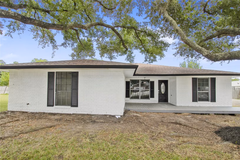 Photo 3 of 615 S 7th Street, La Porte, TX