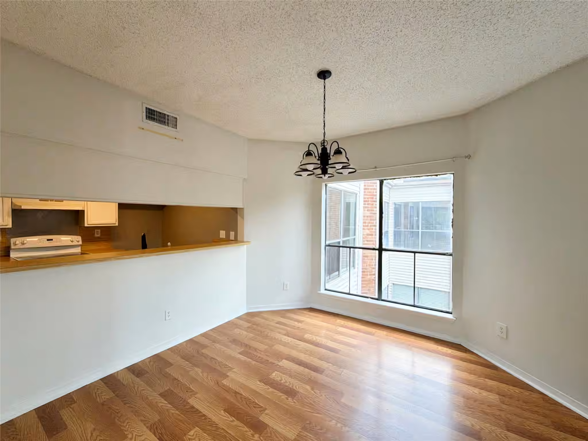 Photo 3 of 10156 Waterstone Drive, Houston, TX