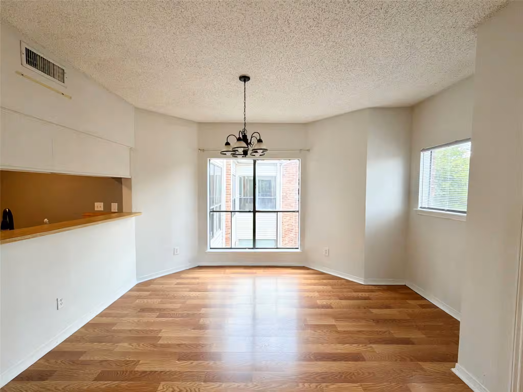 Photo 6 of 10156 Waterstone Drive, Houston, TX