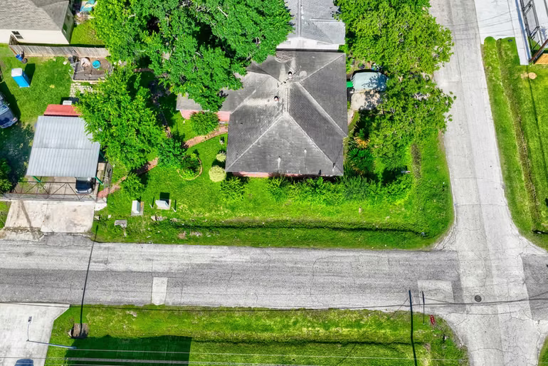 Photo 2 of 4538 Larkspur Street, Houston, TX