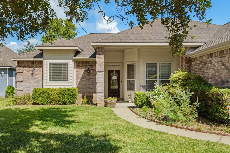 Photo 4 of 7090 Shadow Lake Drive, Willis, TX