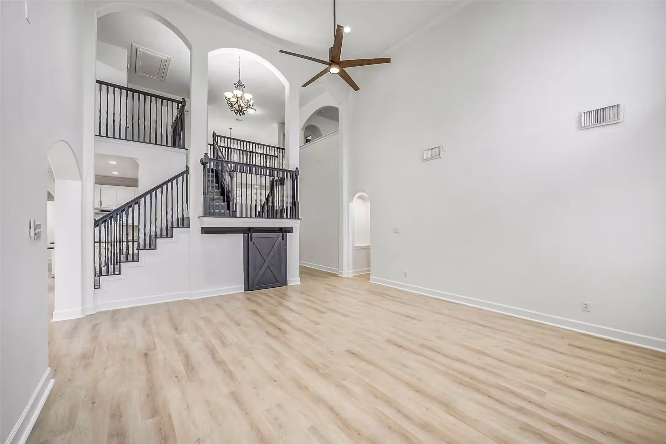 Photo 4 of 17306 Eagle Ledge Drive, Tomball, TX