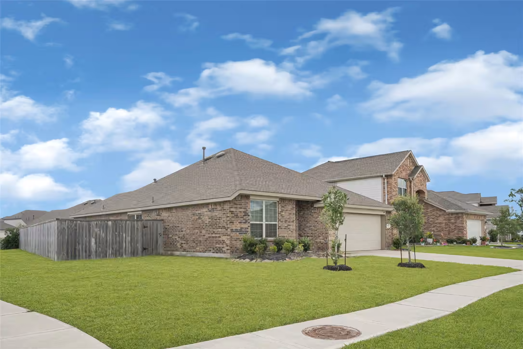 Photo 3 of 9830 Kingston Liberty Lane, Baytown, TX