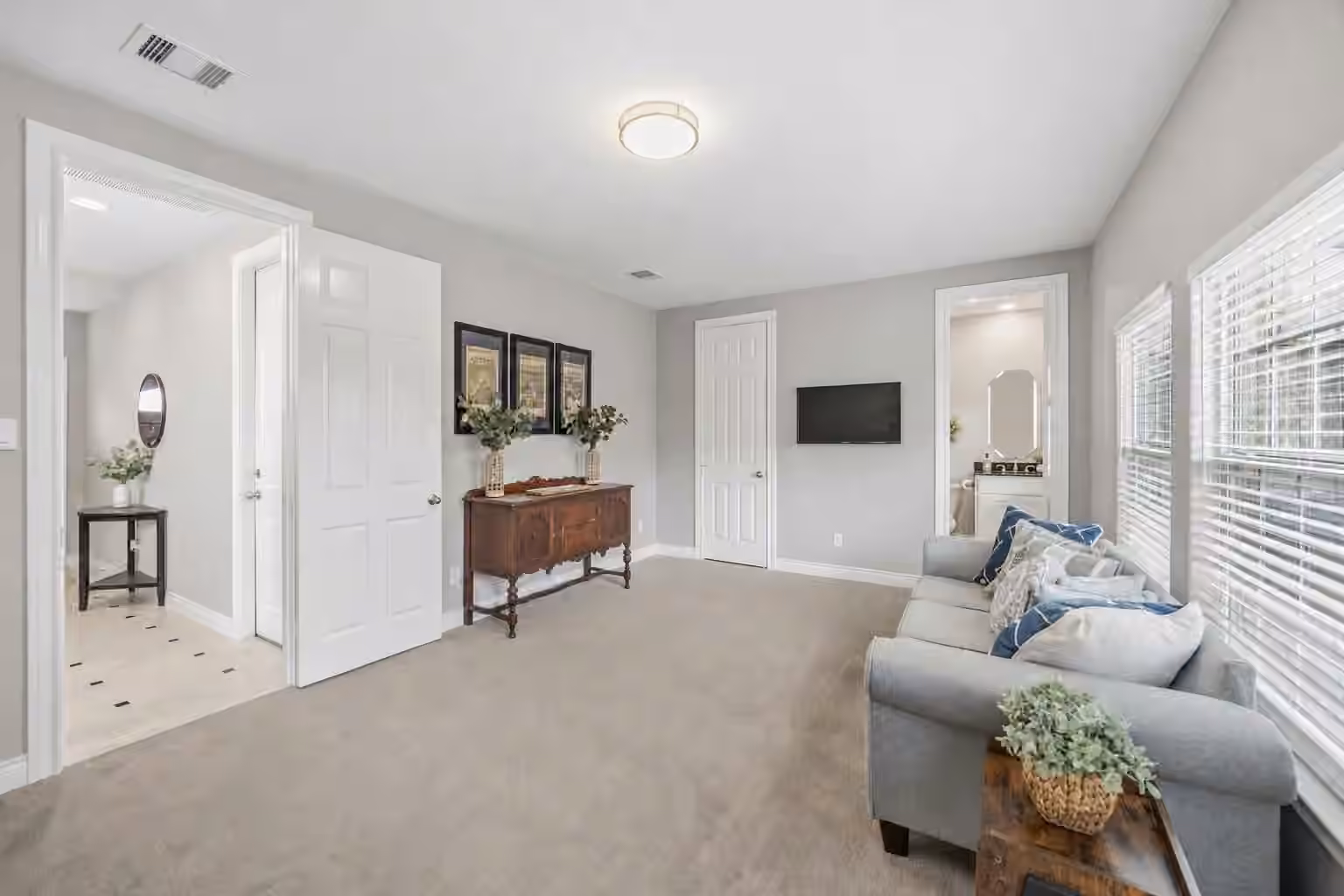 Photo 7 of 2604 Edgefield Lakes Drive, Houston, TX