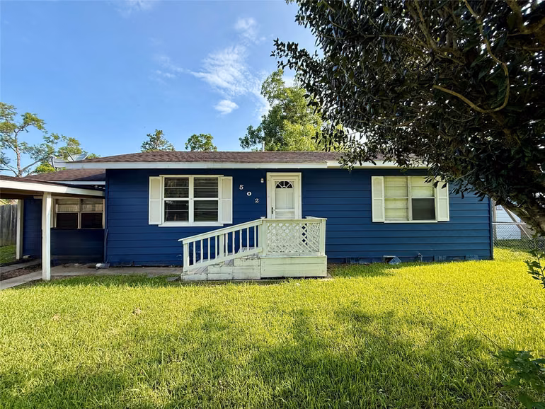 Photo of 502 E Jackson Street, West Columbia, TX