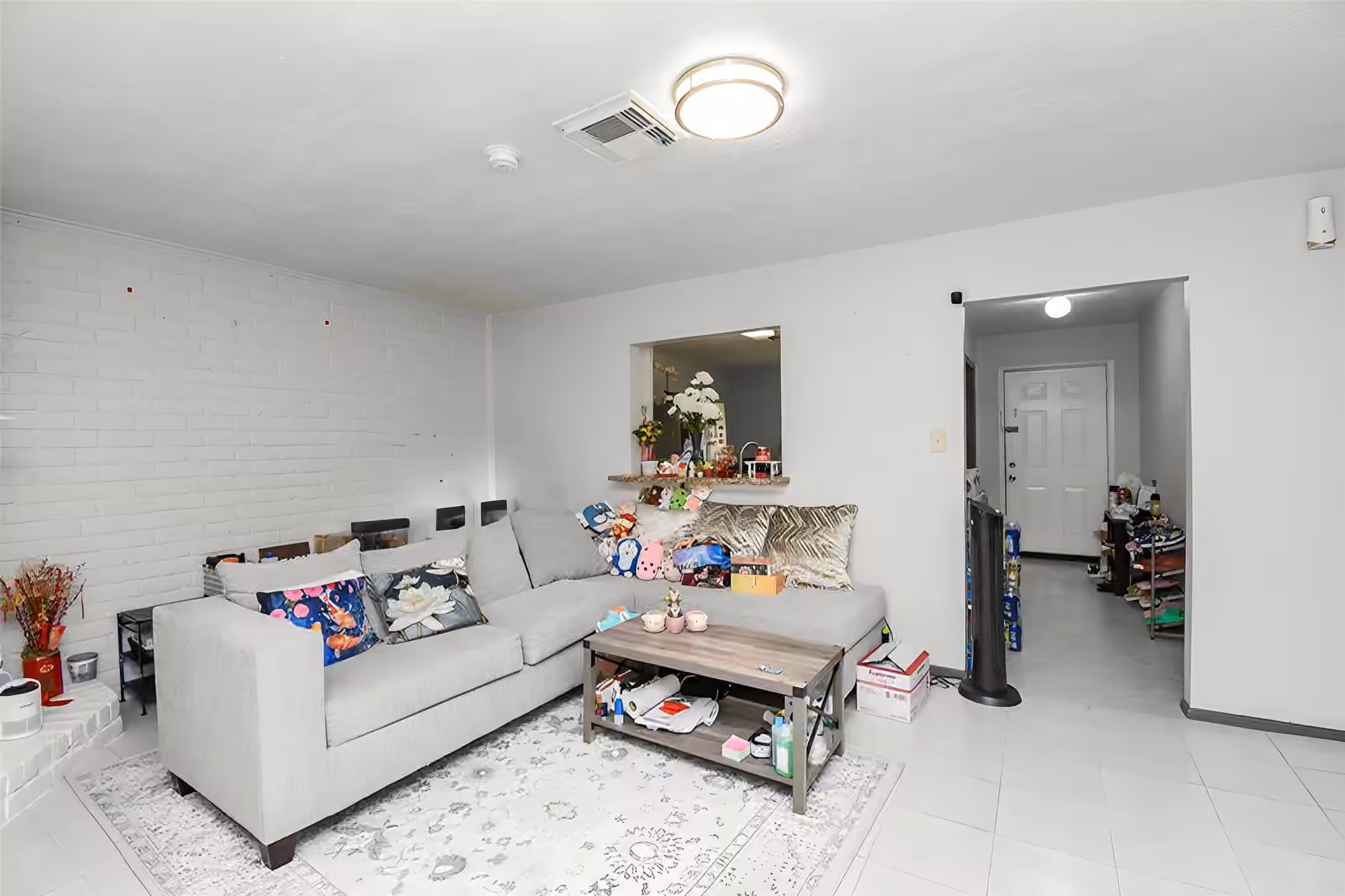 Photo 5 of 12469 Sharpview Drive 2469, Houston, TX