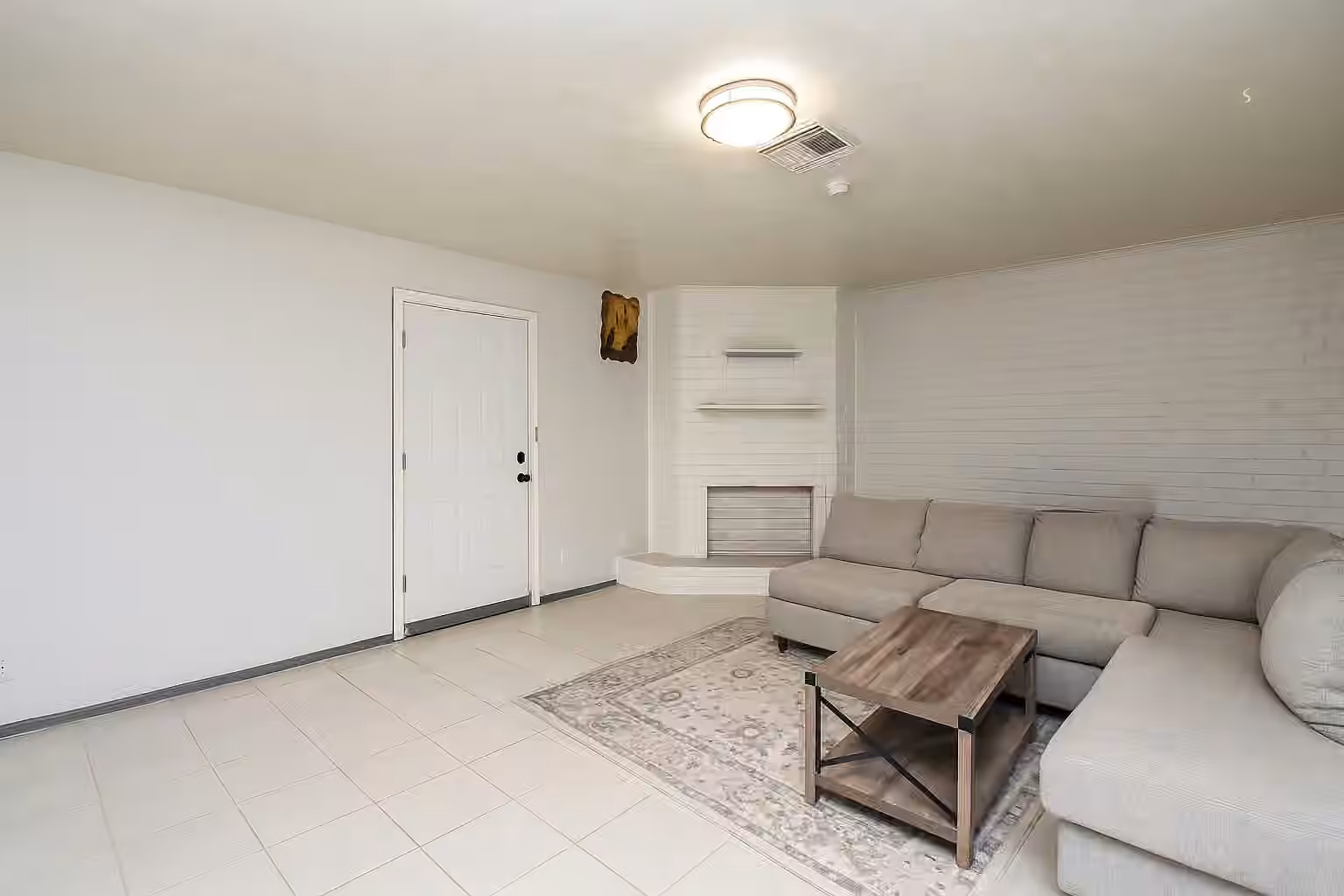 Photo 6 of 12469 Sharpview Drive 2469, Houston, TX