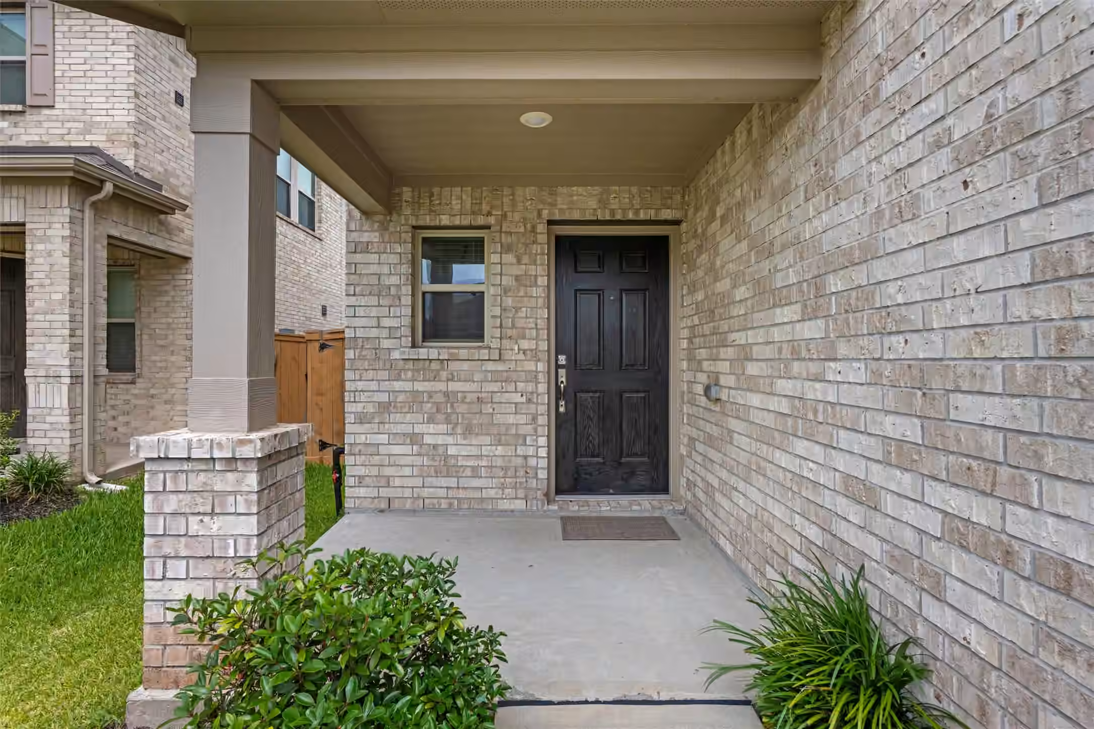 Photo 2 of 2873 Shimmer Edge Drive, Katy, TX
