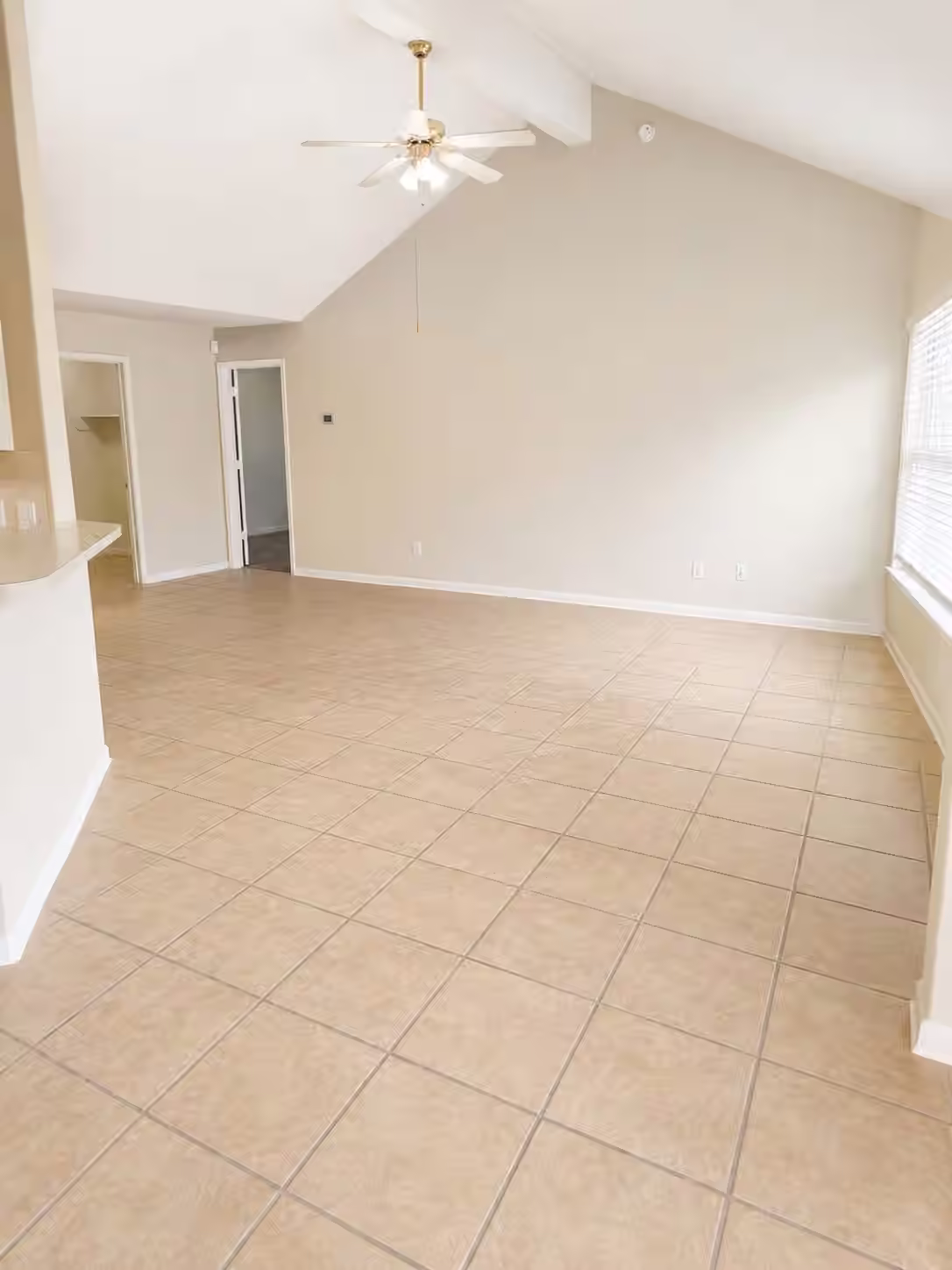 Photo 5 of 9122 Yellowfin Circle, Texas City, TX