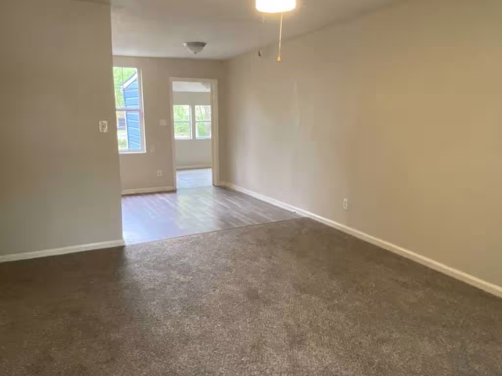 Photo 4 of 10110 Rosehaven Drive, Houston, TX