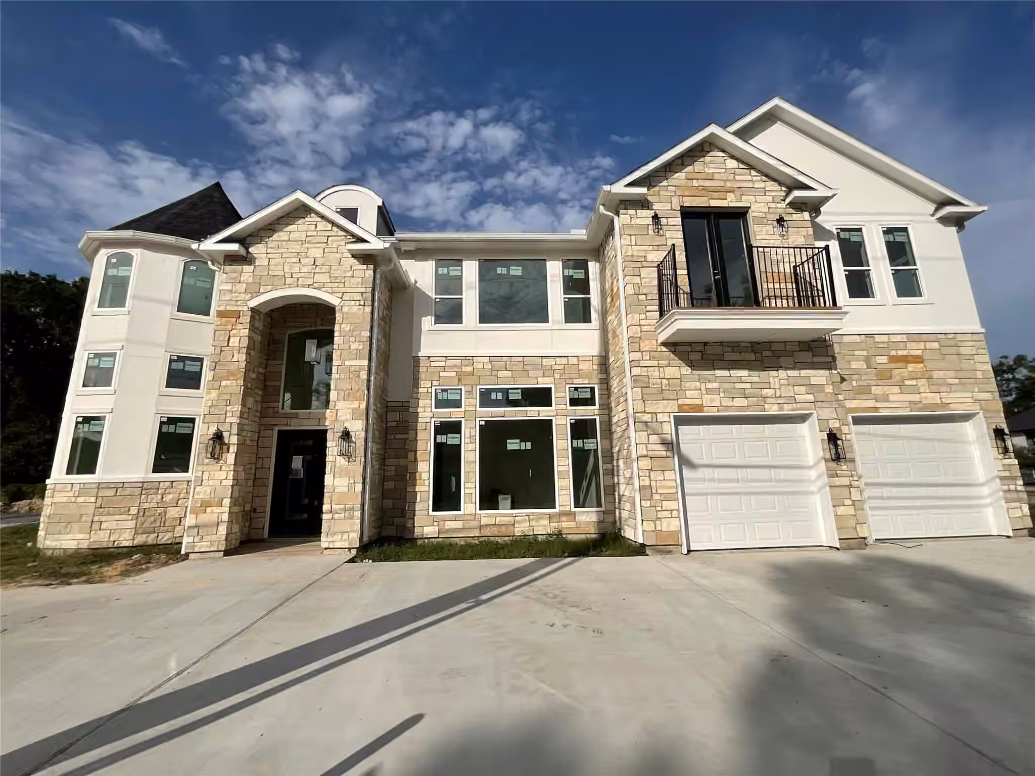 Photo 2 of 9756 Westview Drive, Houston, TX