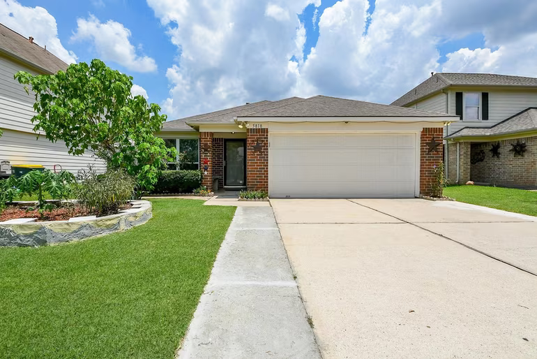 Photo 2 of 5818 Turmeric Drive, Baytown, TX