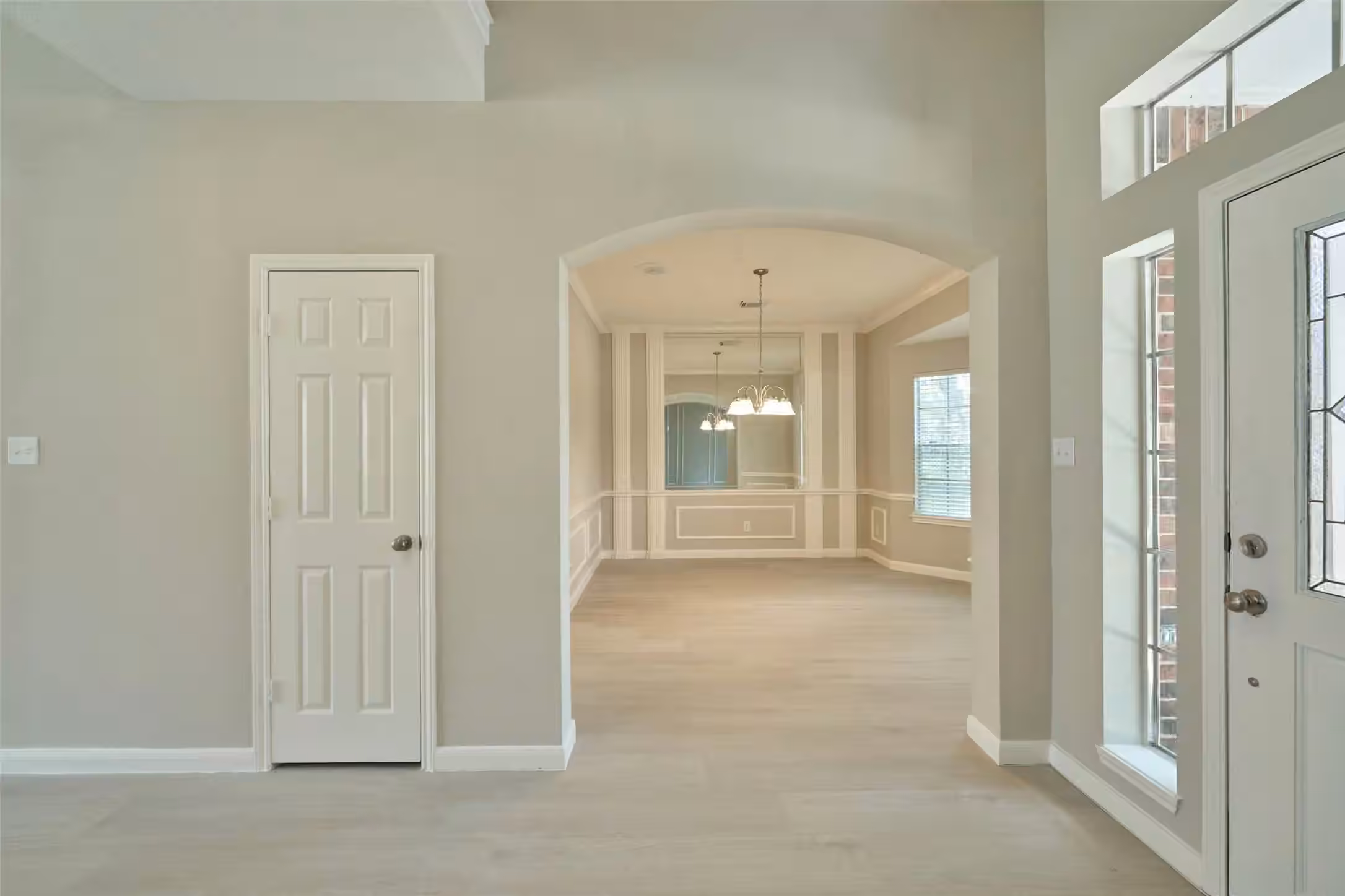 Photo 3 of 12415 Shadowknoll Drive, Houston, TX