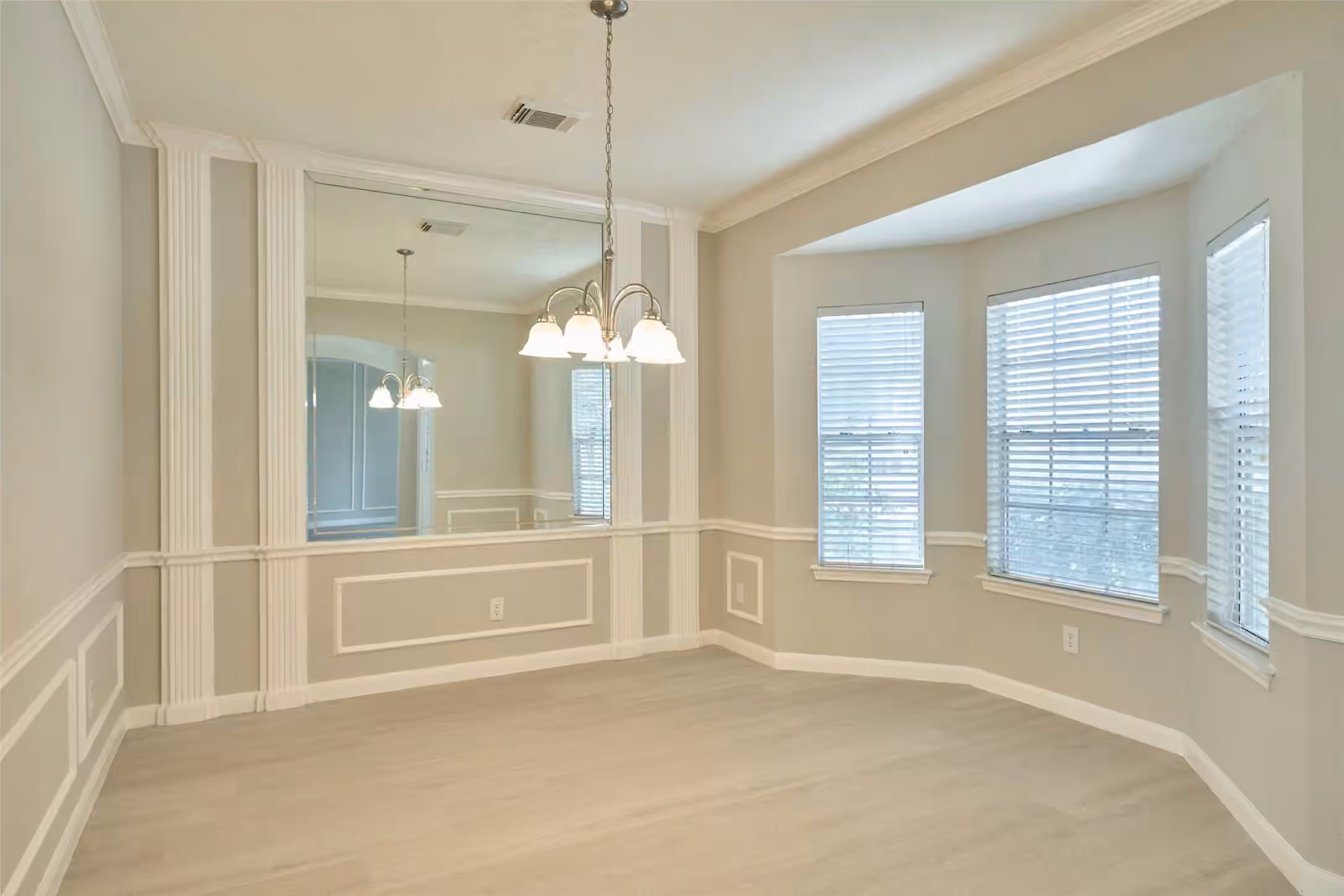 Photo 4 of 12415 Shadowknoll Drive, Houston, TX
