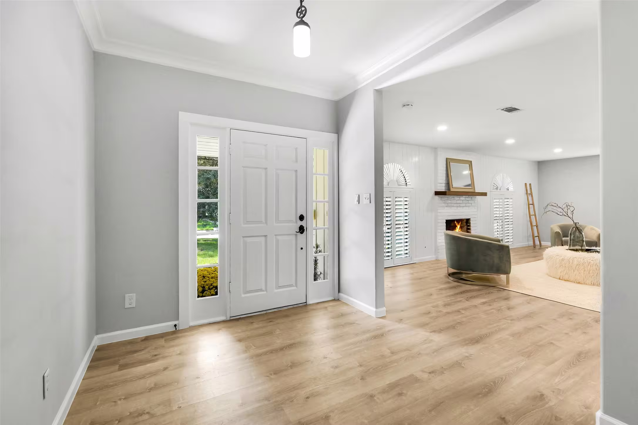 Photo 6 of 10726 Riverview Drive, Houston, TX