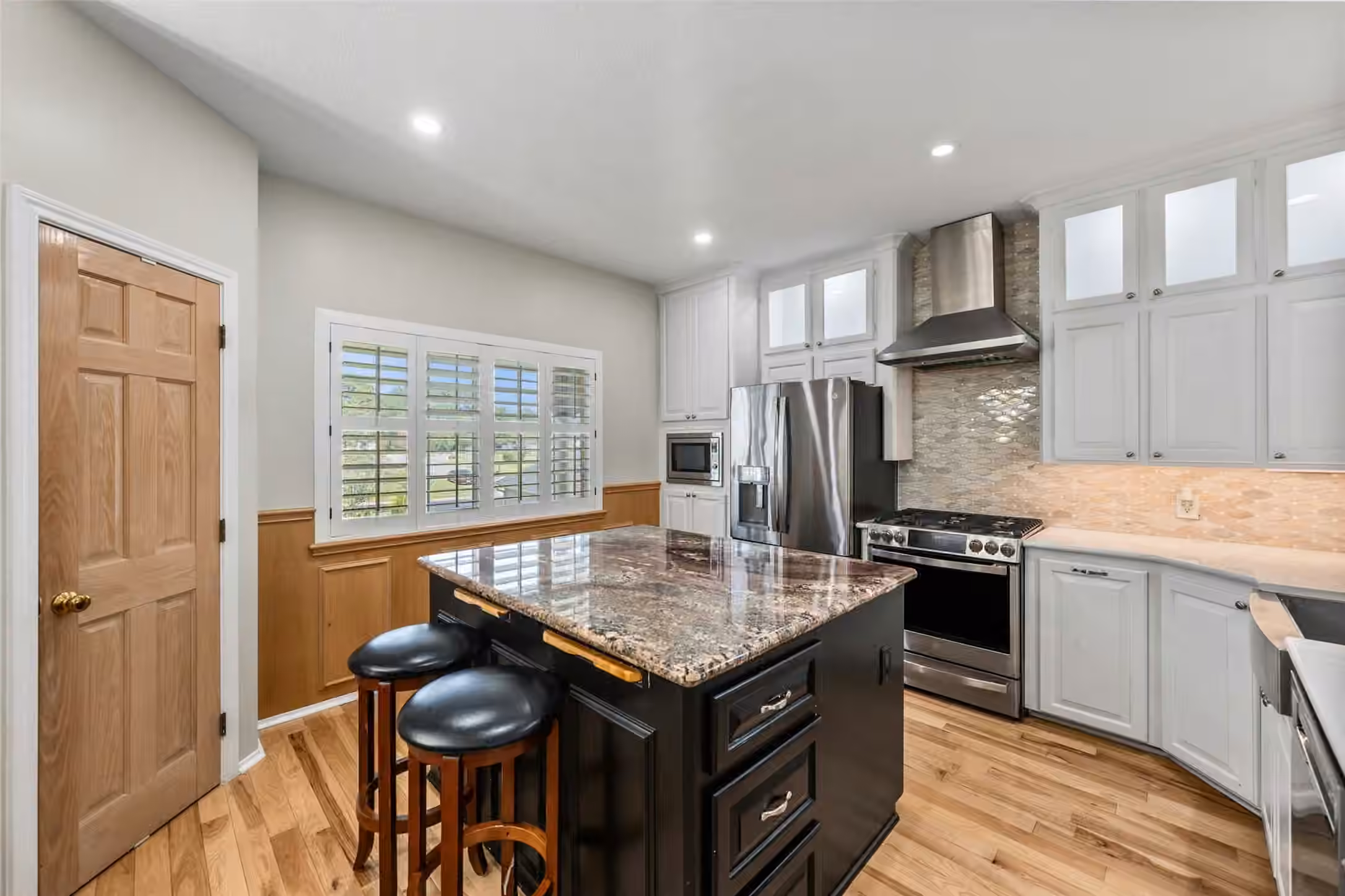 Photo 6 of 12498 Lake Vista Drive, Willis, TX