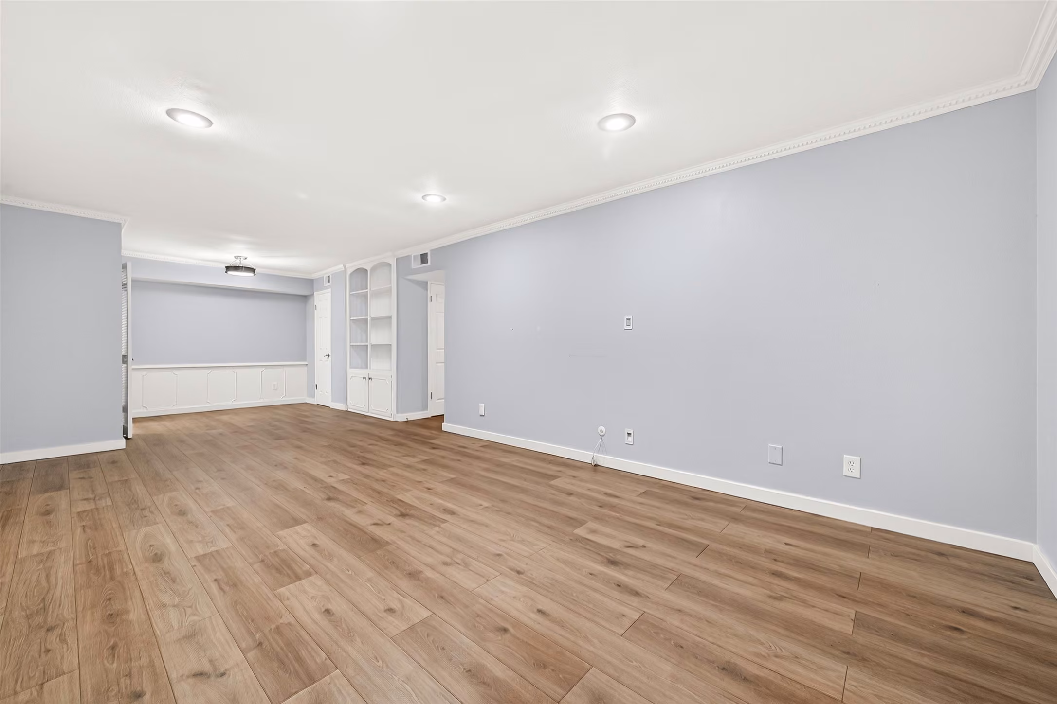 Photo 5 of 359 N Post Oak Lane 127, Houston, TX