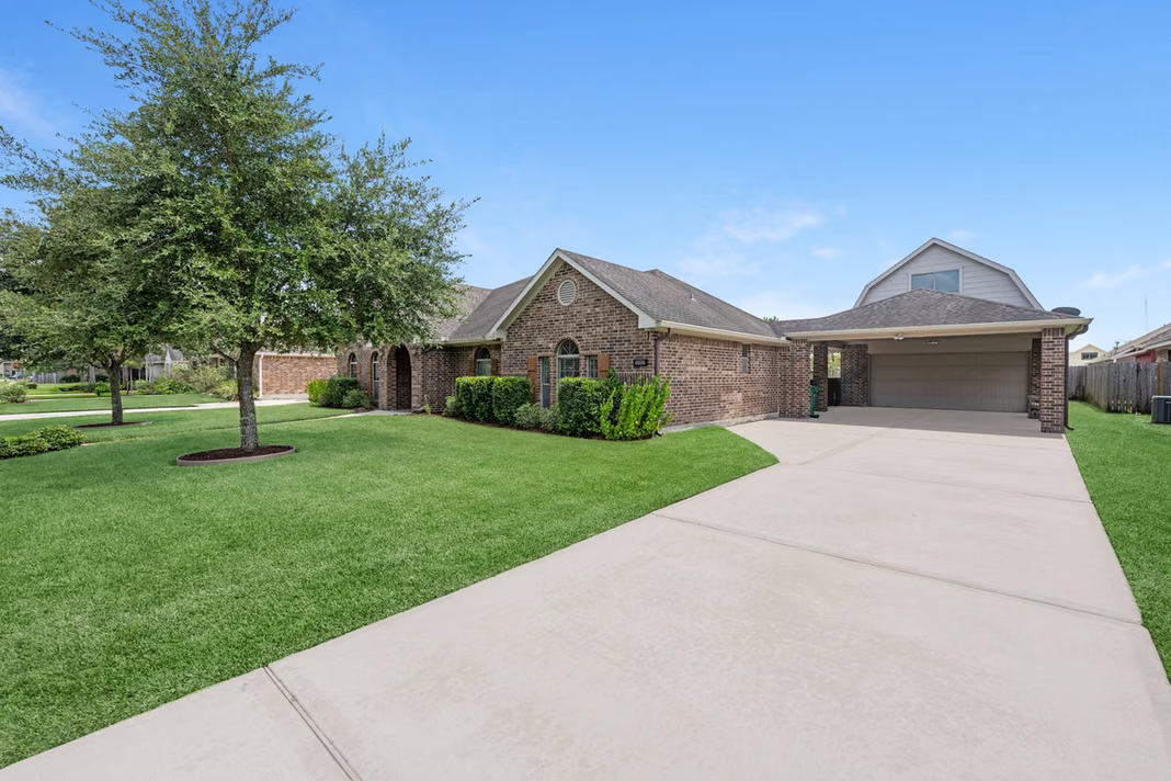 Photo 2 of 6606 Granbury Road, Manvel, TX