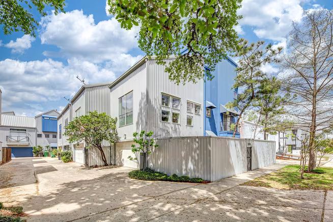 Photo 2 of 2714 Chenevert Street, Houston, TX