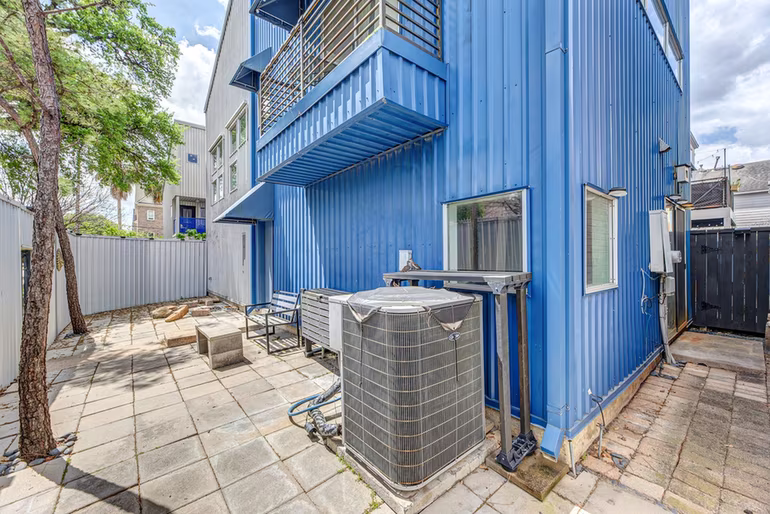 Photo 5 of 2714 Chenevert Street, Houston, TX