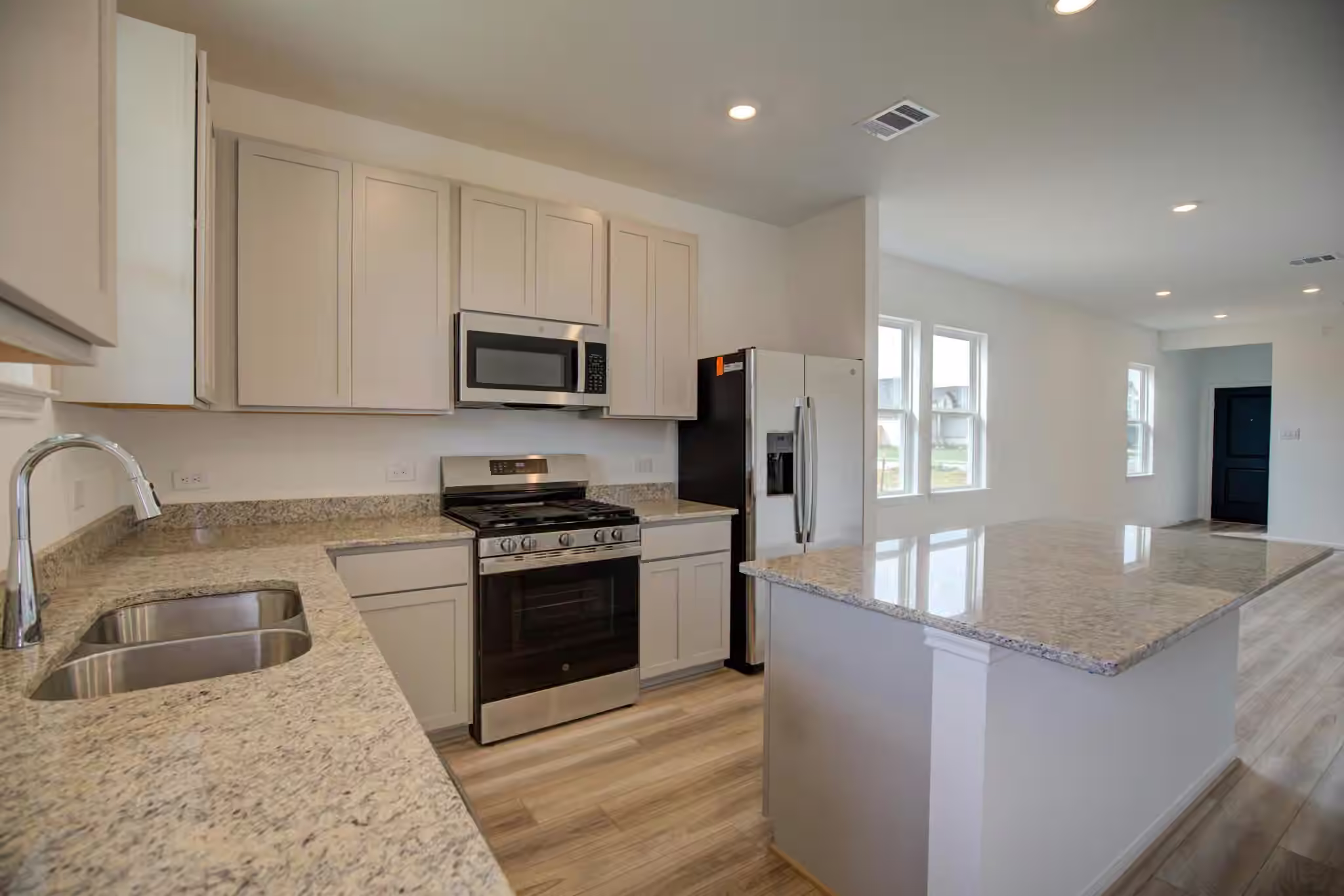 Photo 6 of 8038 Magnolia Prairie Lane, Cypress, TX