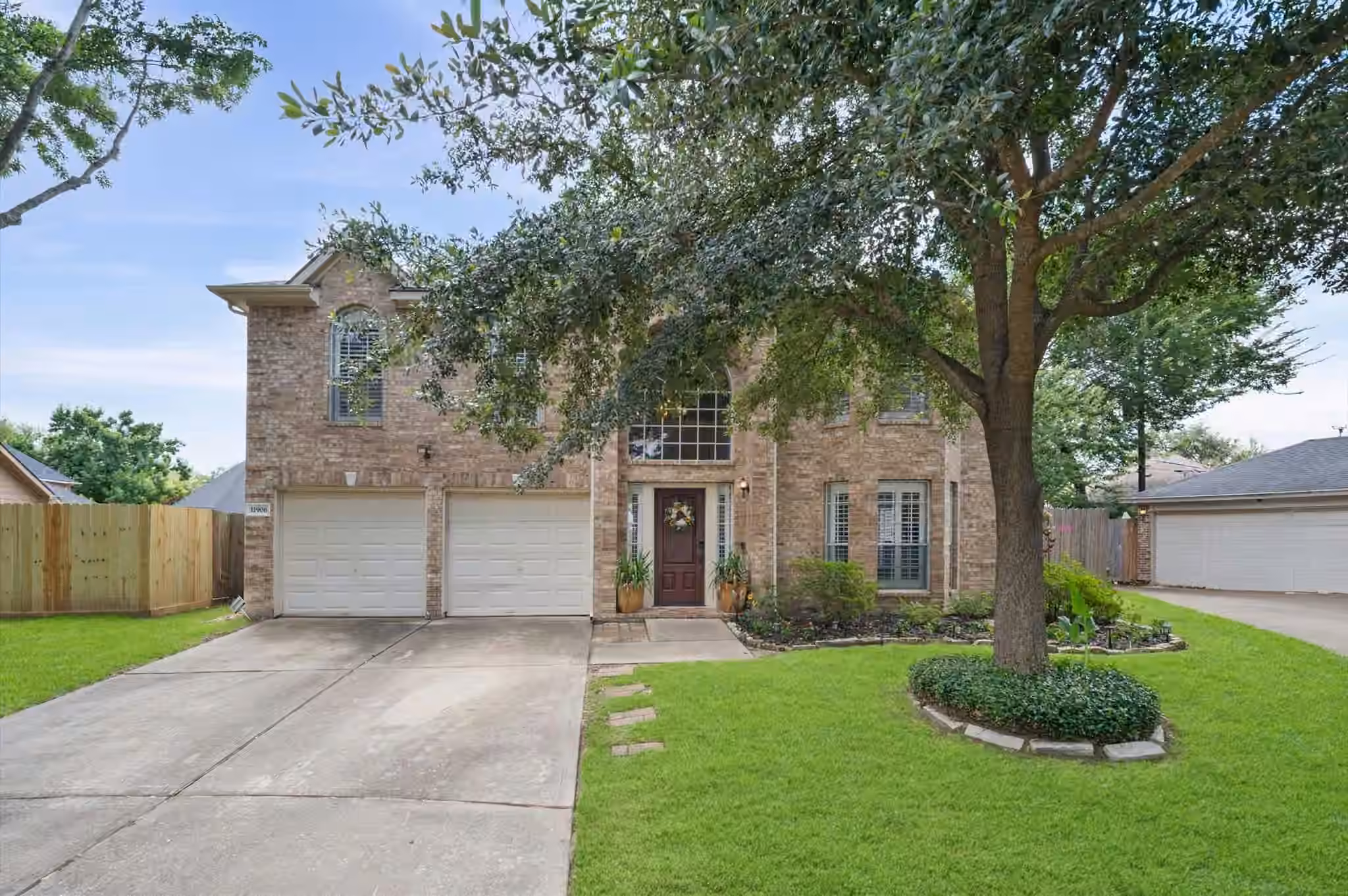Photo 2 of 11906 Helene Court, Pinehurst, TX