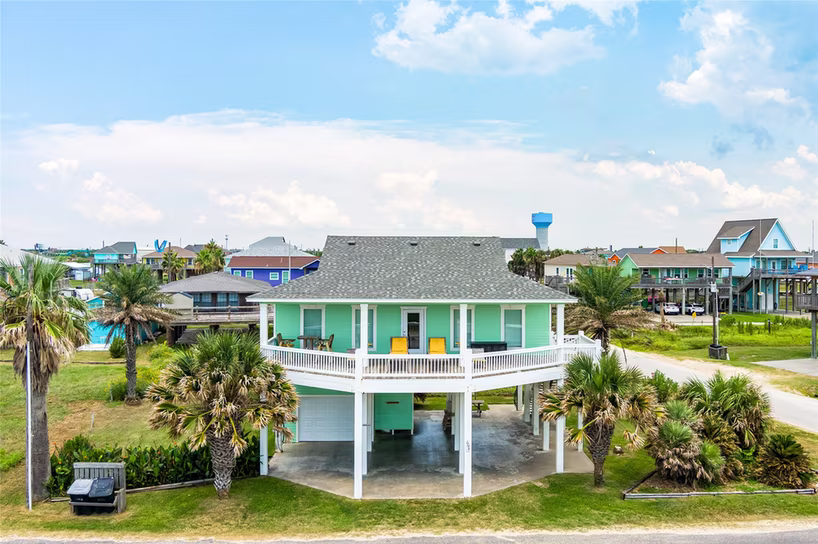 Photo 2 of 1799 Redfish Lane, Crystal Beach, TX