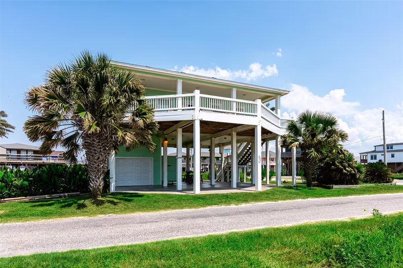Photo 4 of 1799 Redfish Lane, Crystal Beach, TX
