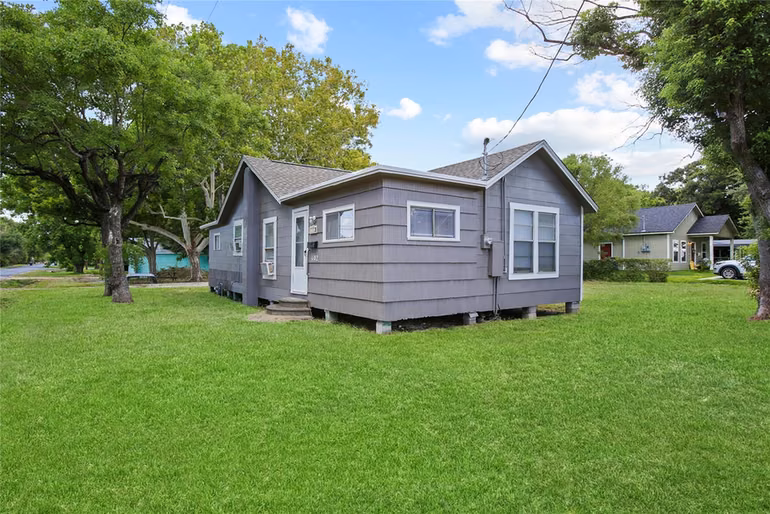 Photo 3 of 102 22nd Street N, Texas City, TX