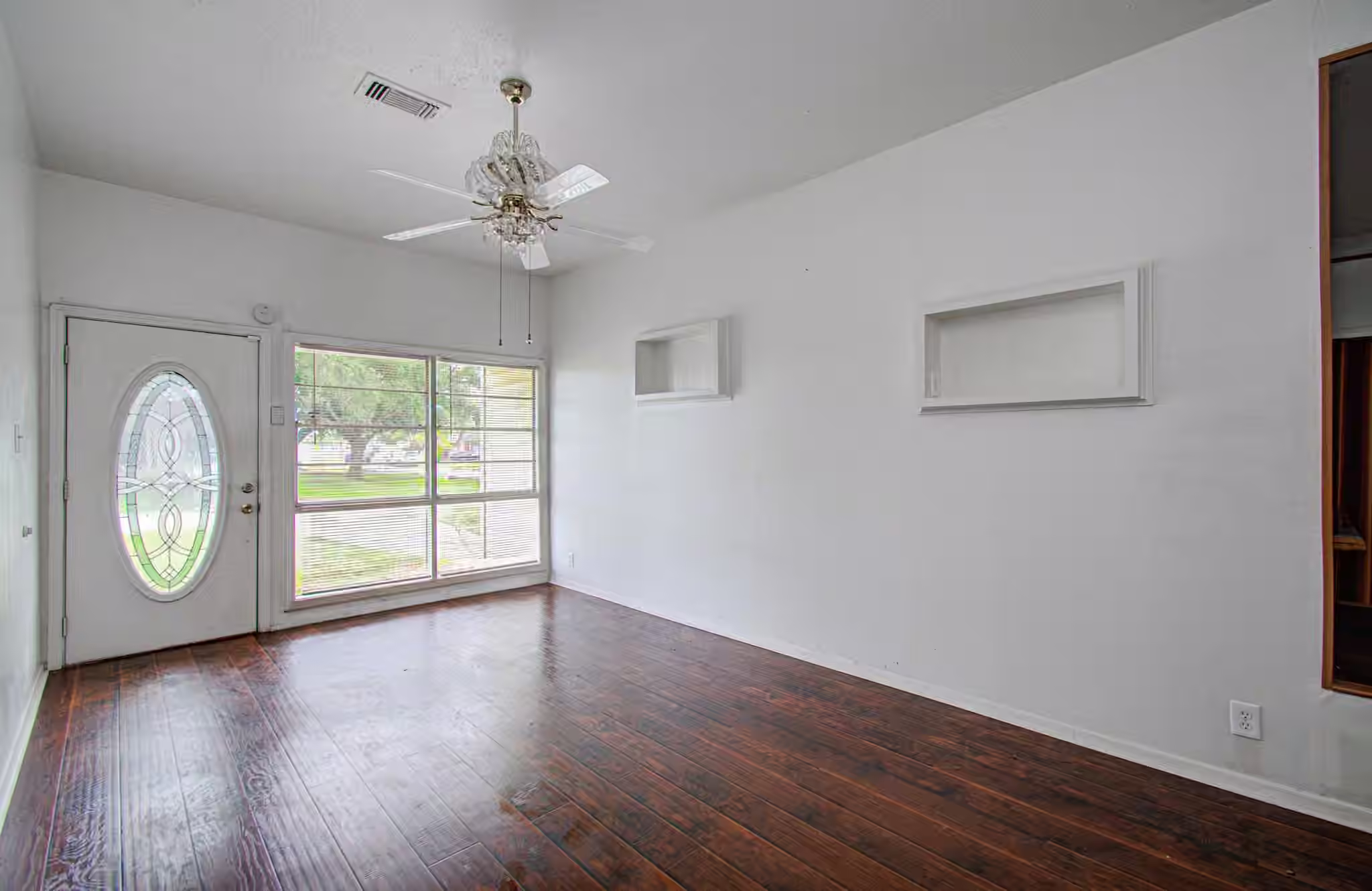 Photo 5 of 3326 Proswimmer Street, Houston, TX