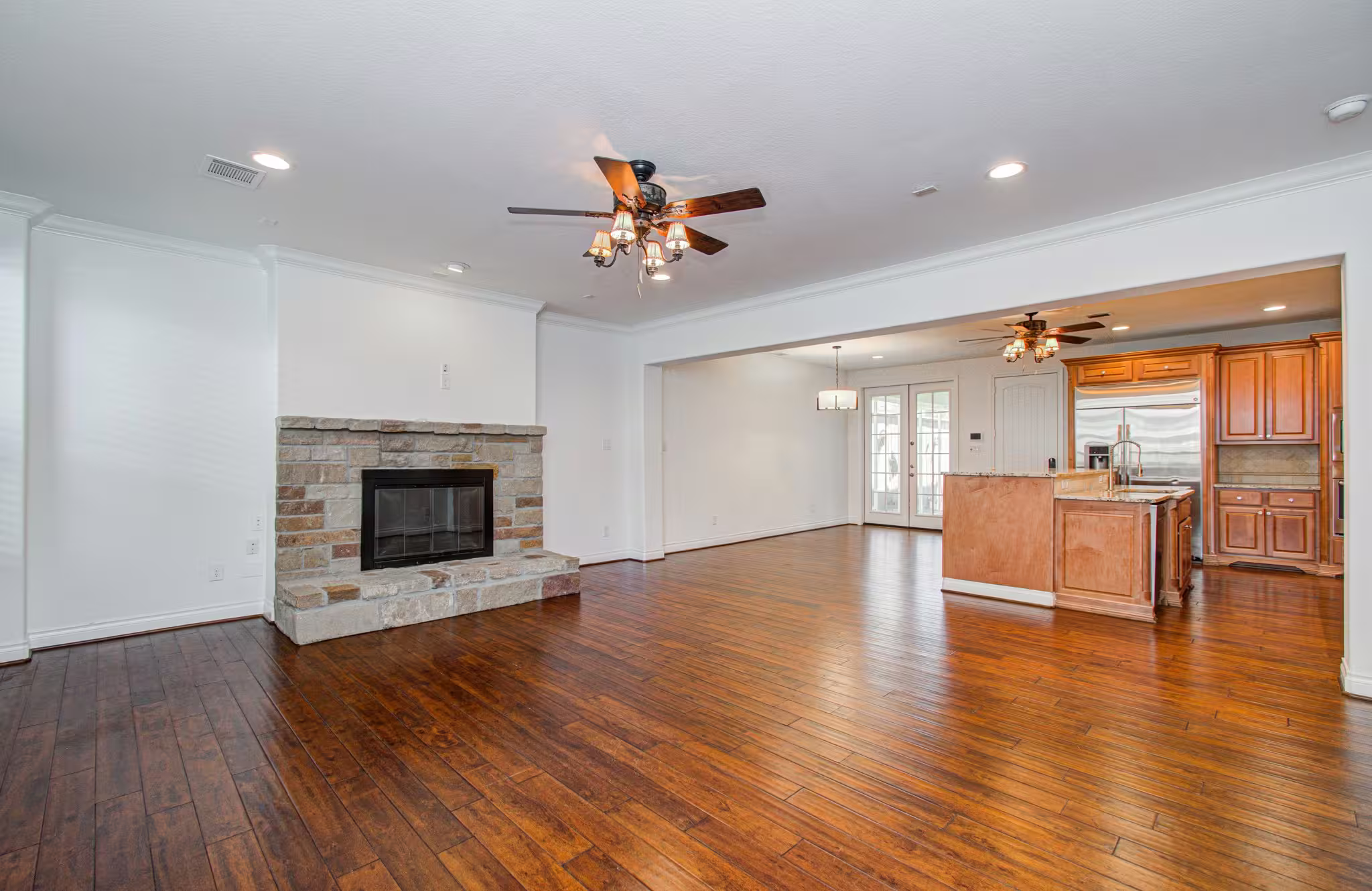 Photo 7 of 6621 N Main Street, Houston, TX